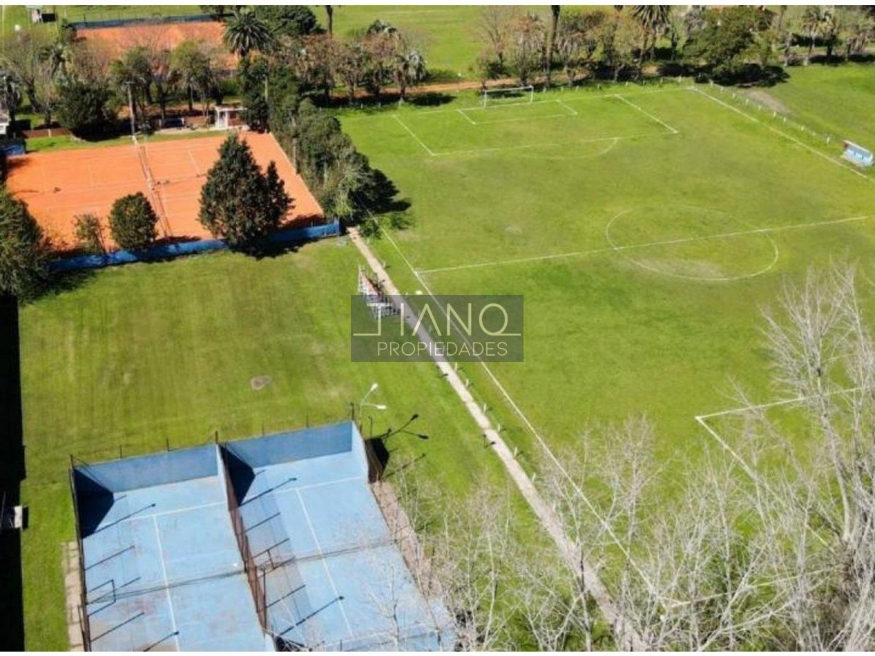 VENTA CASA 4 AMB JARDIN - CLUB PRIVADO EN MONTE GRANDE