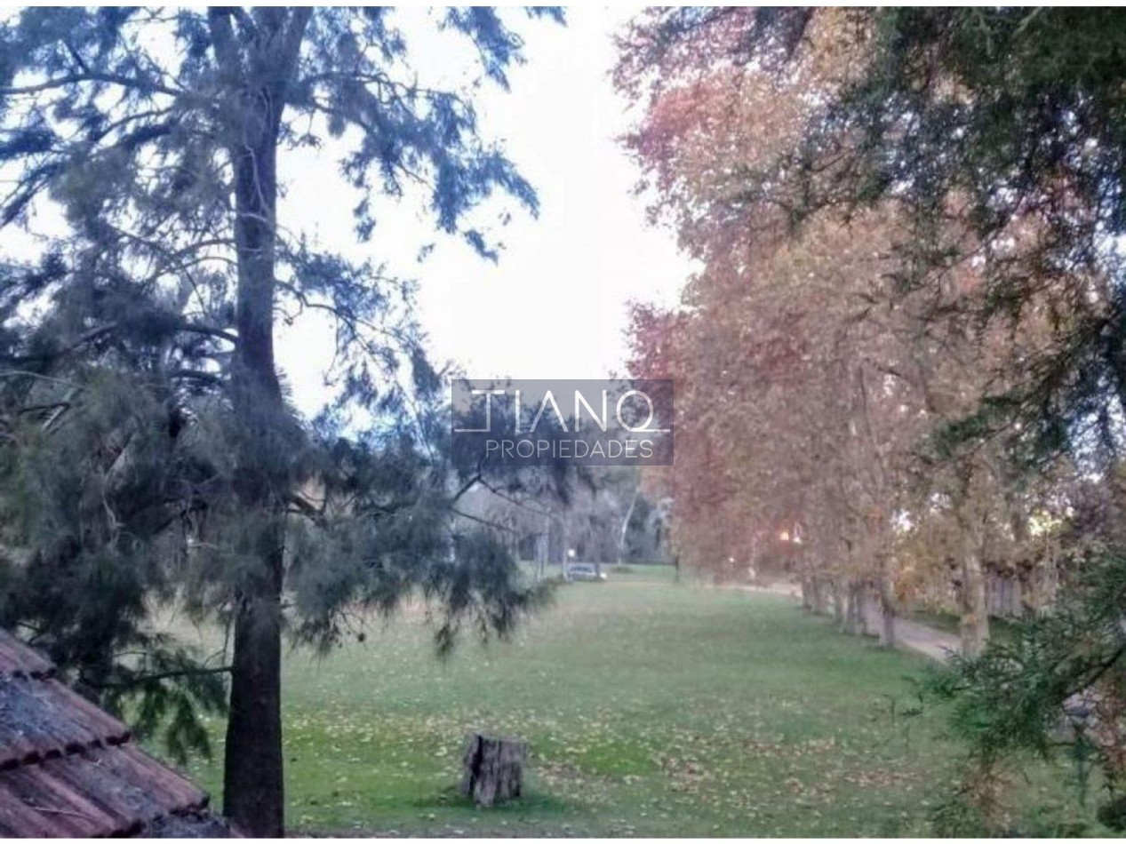 VENTA CASA 4 AMB JARDIN - CLUB PRIVADO EN MONTE GRANDE